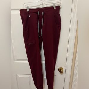 Figs Burgundy Zamora™ - Jogger Scrub Pants - S